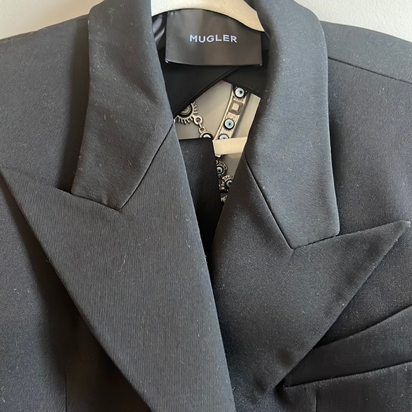 MUGLER - Picture 9 of 10